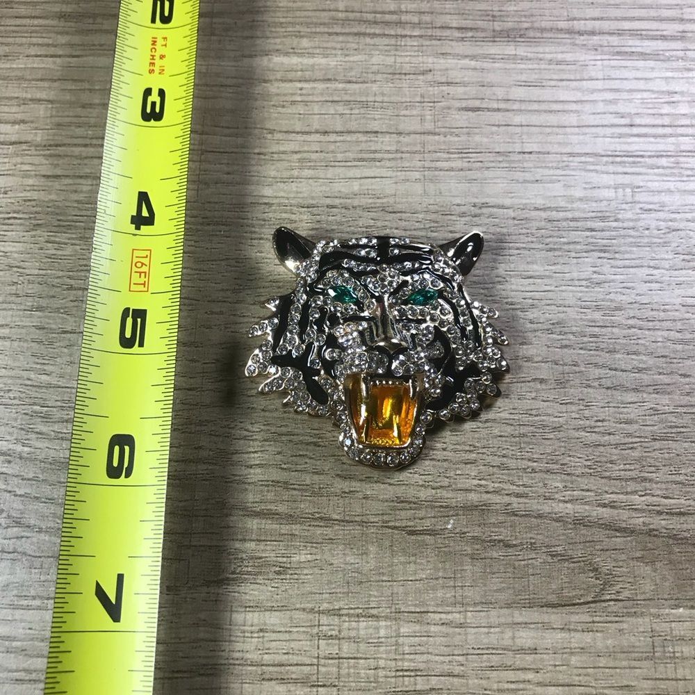 Sparkling Rhinestone Gold Tiger Brooch with Emerald Eyes - Picture 5 of 5
